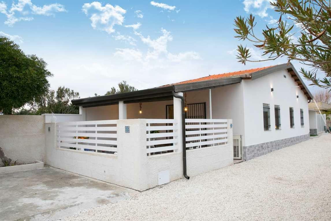 Edone Frontemare Holiday home *